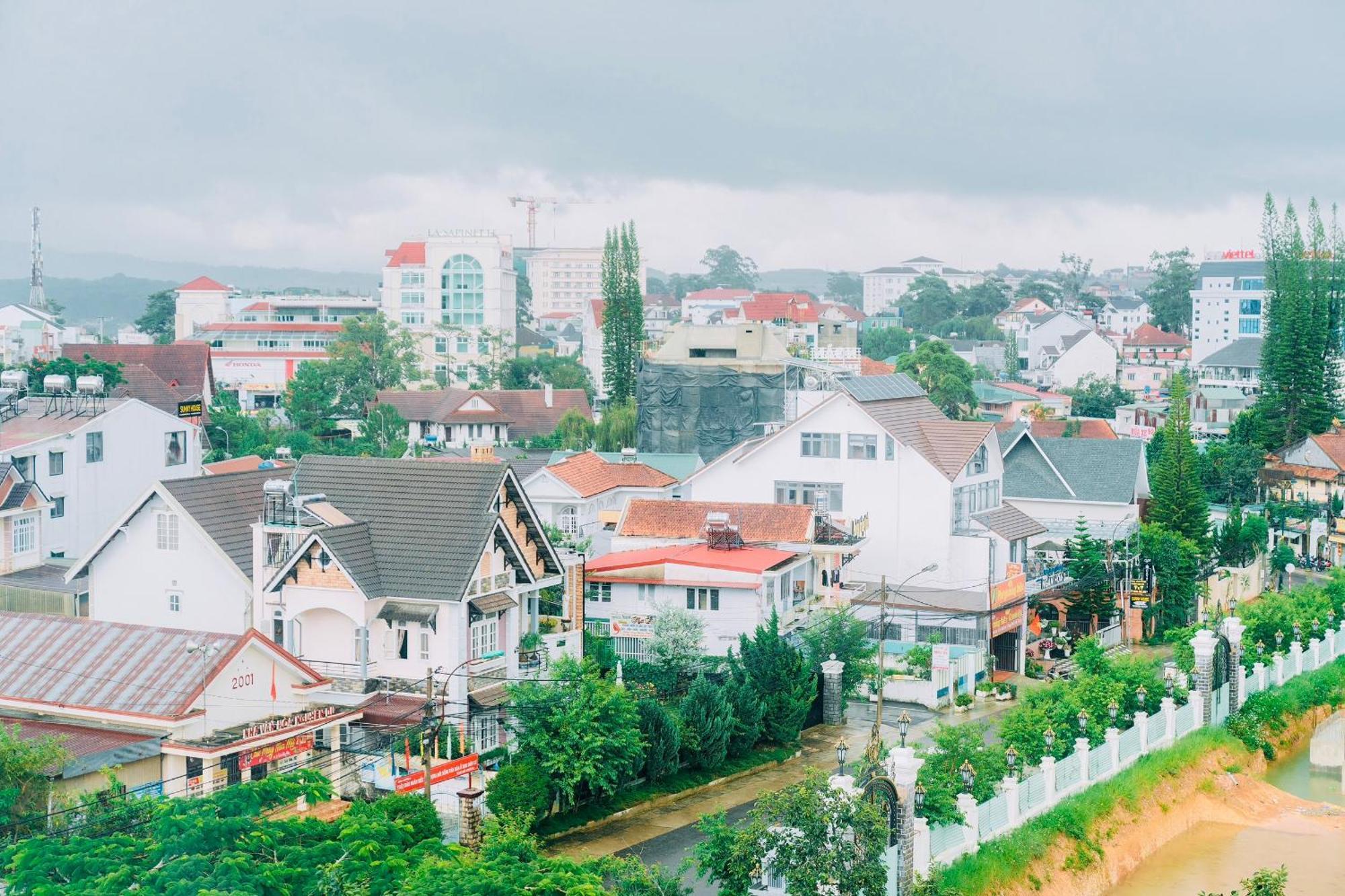 Anh Duc Hotel Da Lat City Extérieur photo